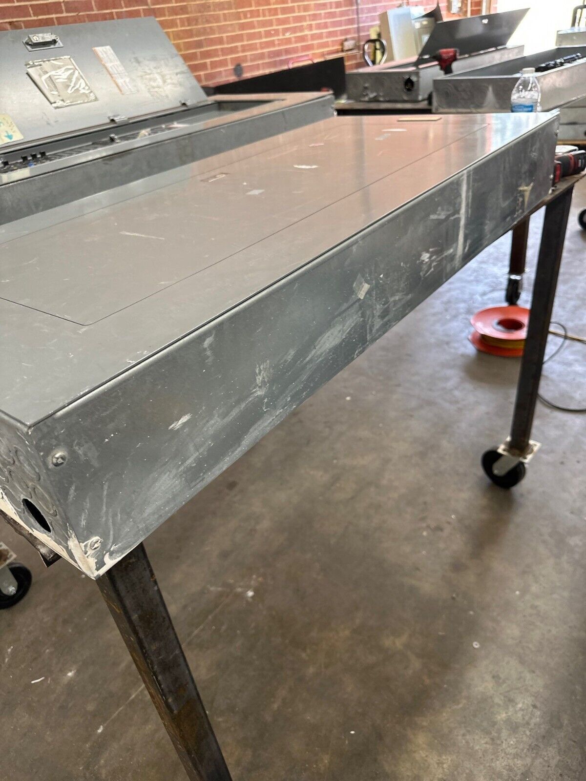 Square D 250A NF Panelboard 240V 600Y/347V 3PH 4W 42 Cir Box MH44 250 Amp P399 Used