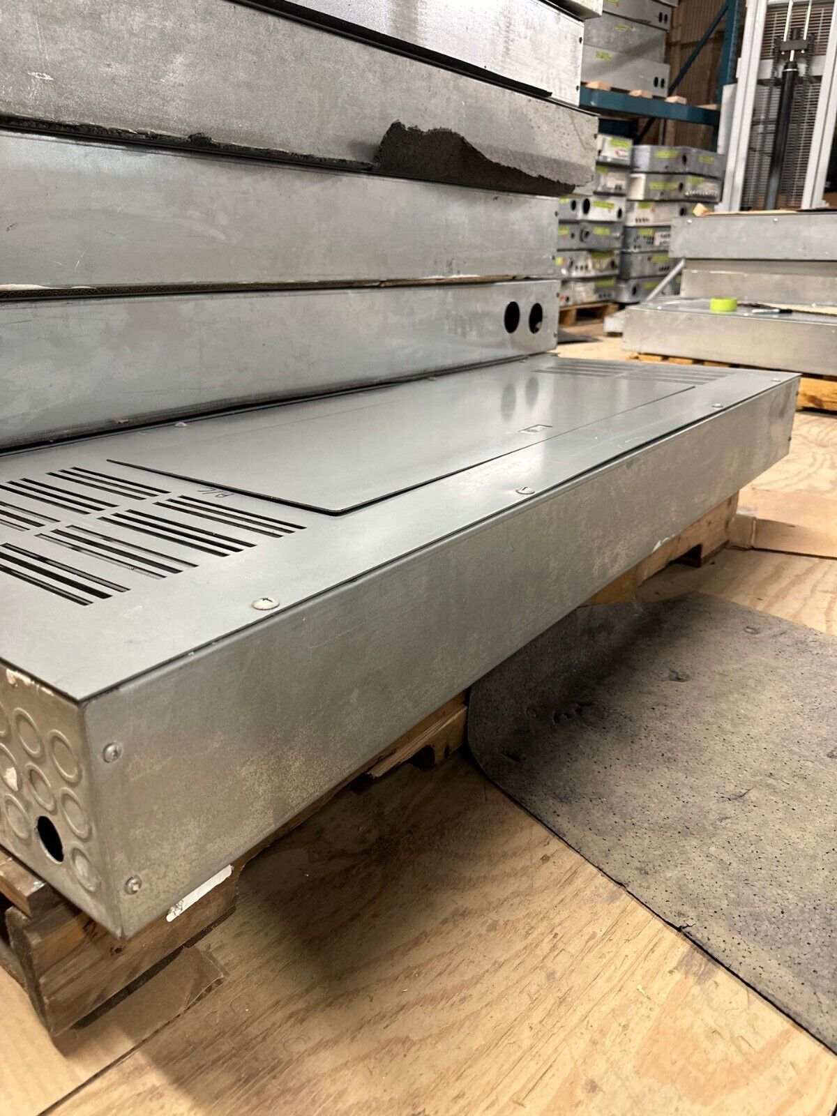 Square D NQOD442L400 Panelboard 400A 208Y/120V 3PH 4W Indoor Encl 42 Circuit MLO P470 Used