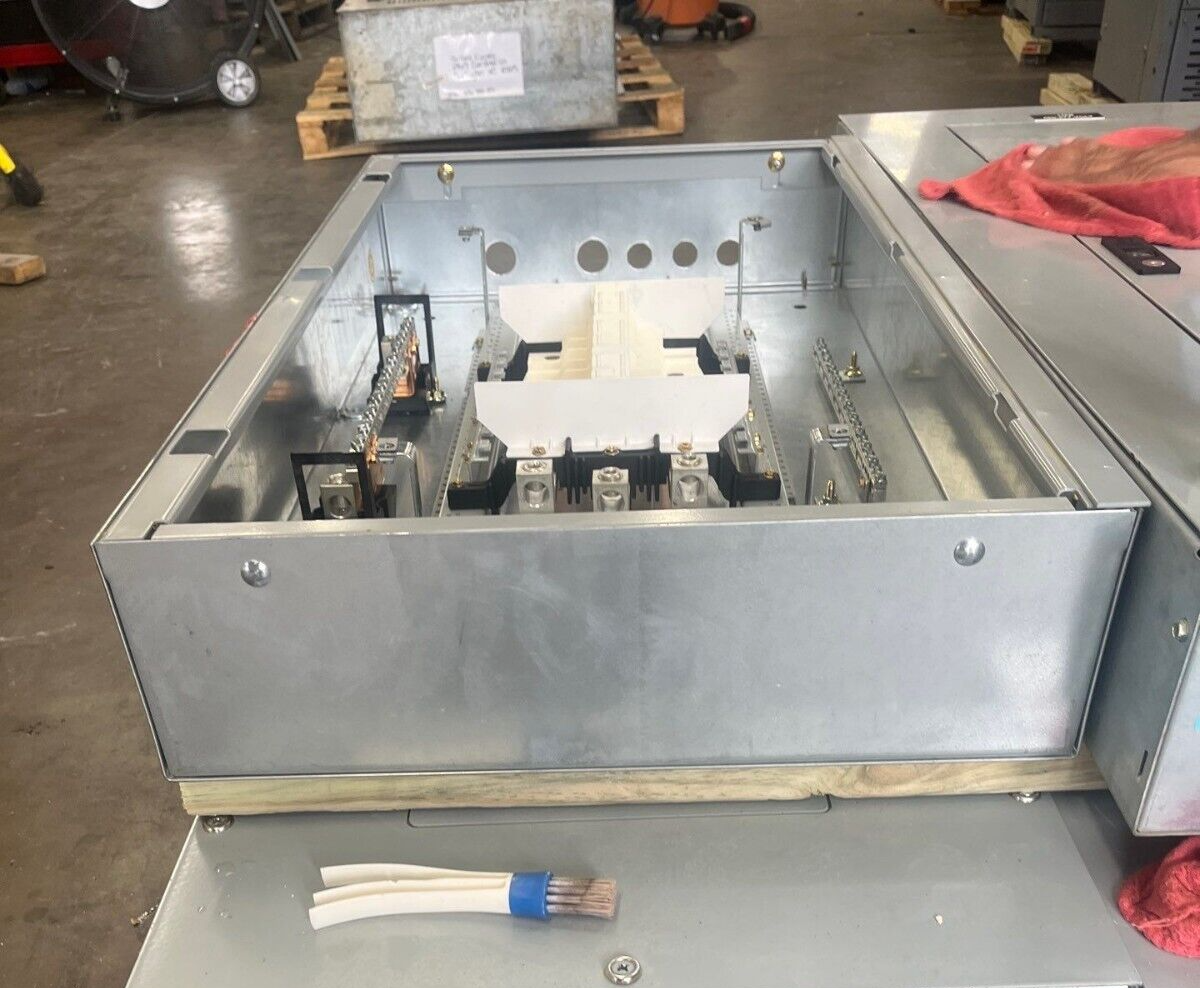 Eaton PRL2A Panelboard 125A 480/277V 3PH 4W Indoor Encl 18 Circuit MLO EZB2036R P603 Used