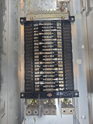 Square D NQOD442L400 Panelboard 400A 208Y/120V 4W 3PH 400 Amp MLO Panel 42 Cir Used