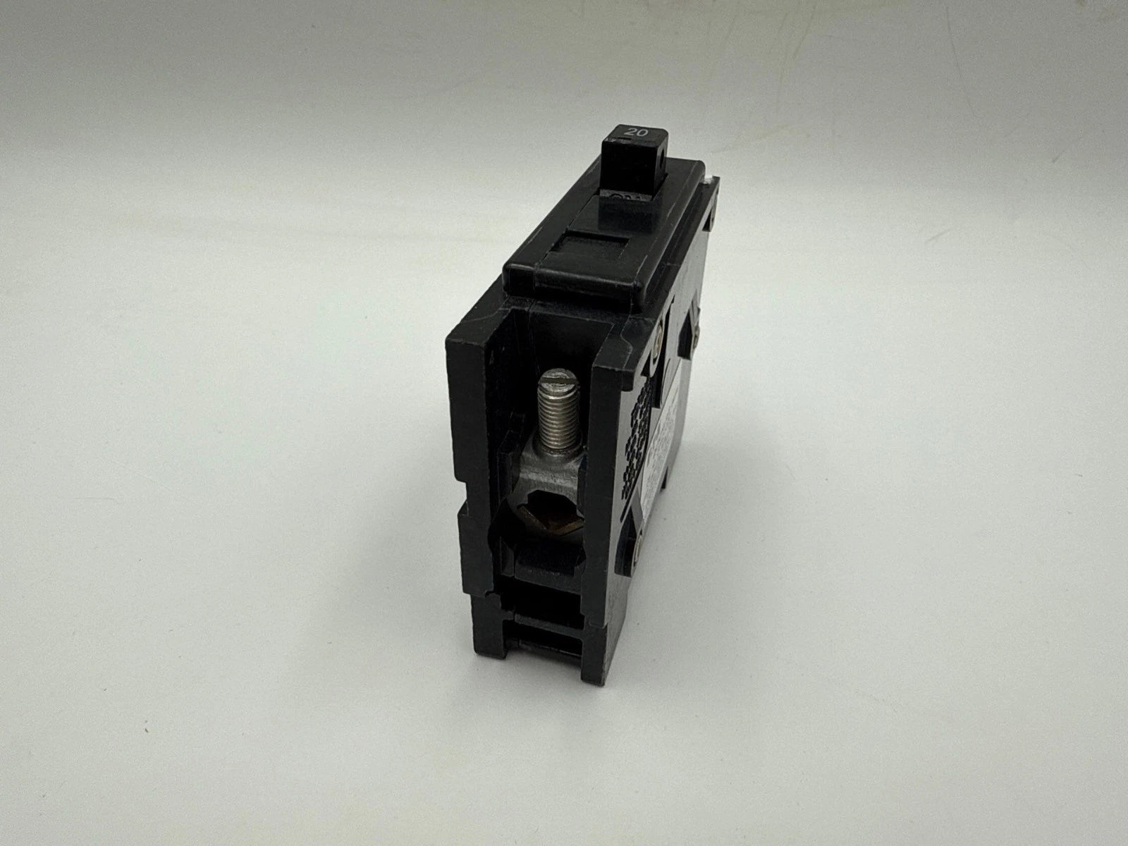 Eaton GHQ1020 Bolt On Circuit Breaker 20A 1P 277V GHQ 20 Amp 1 Pole New Take Out New