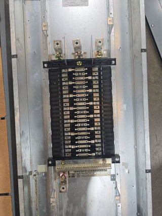 Square D NQOD442L400 Panelboard 400A 208Y/120V 3PH 4W 42 Cir 400 Amp MLO Panel Used
