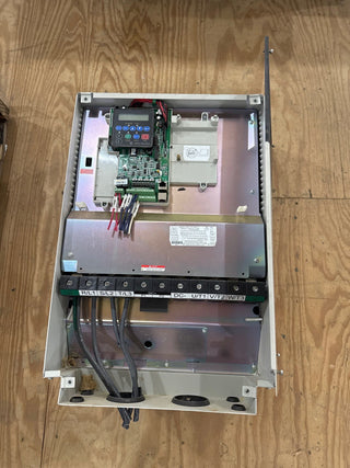 Allen Bradley 22C-D142A103 Power Flex 400 100HP AC Drive 22CD142A103 75kW Used