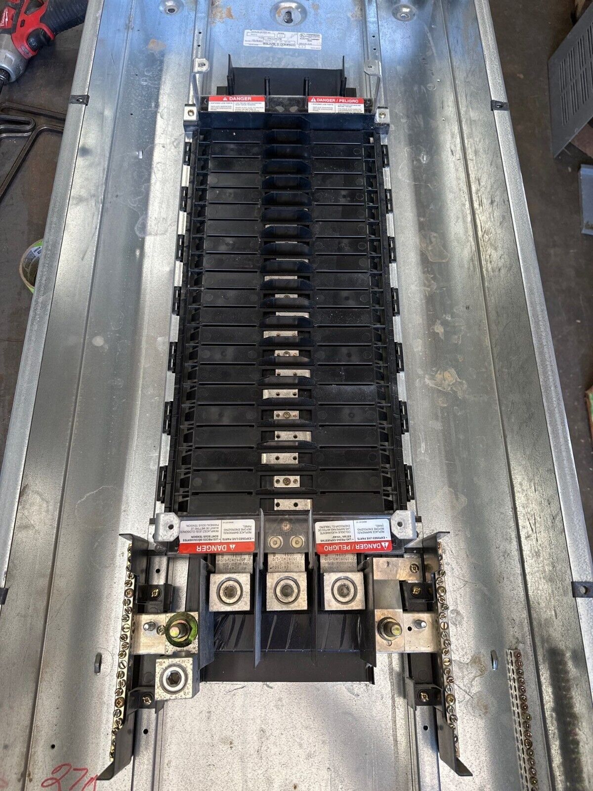 Square D NF Panelboard 400A 600Y/347V 3PH 4W MLO 42 Circuit Main Lug Indoor Encl P330 Used
