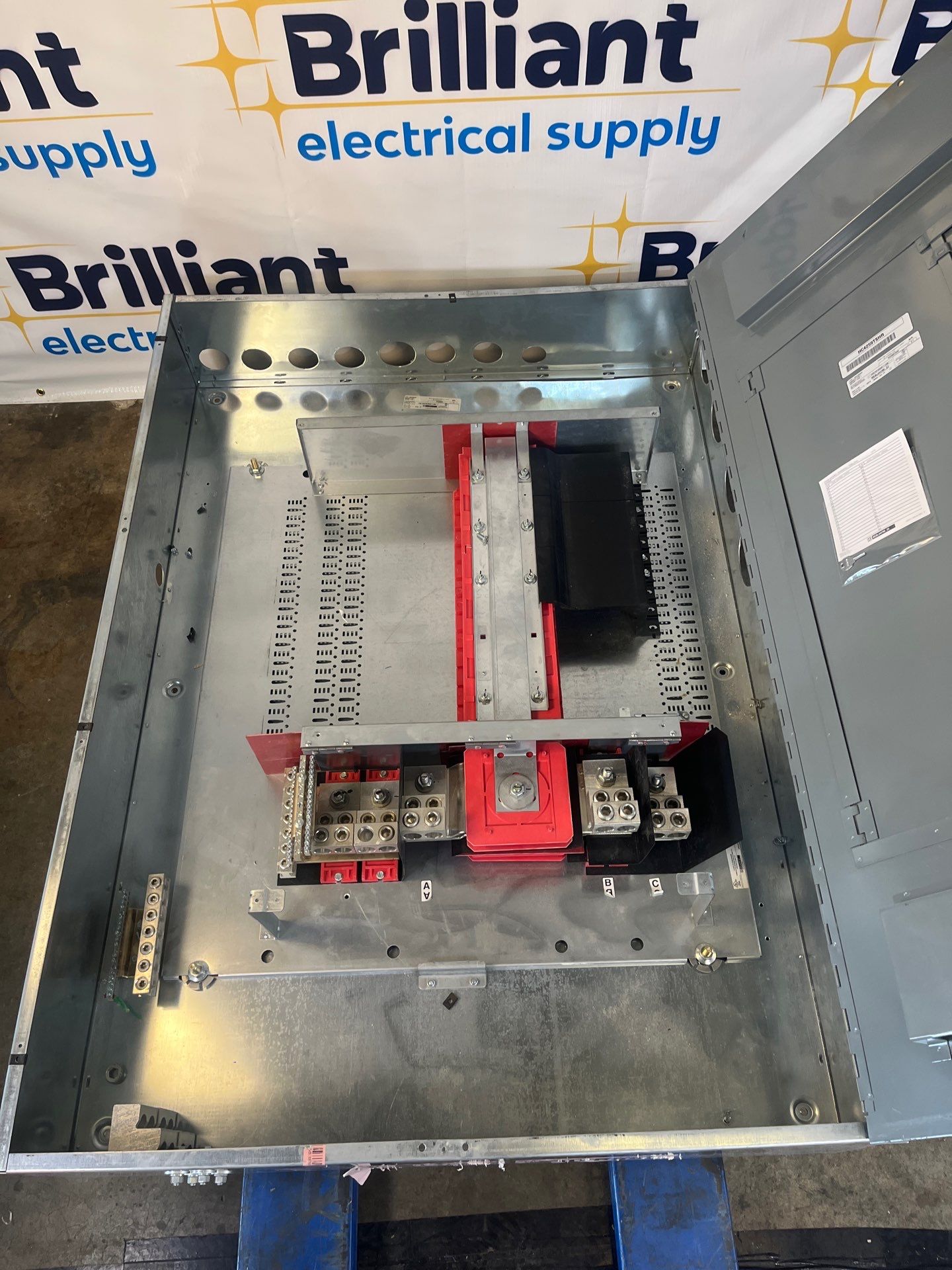 Square D HCP I-Line Panelboard 1200A 480/277V 3PH 4W 30Cir MLO Indoor Encl HC4259DB Used