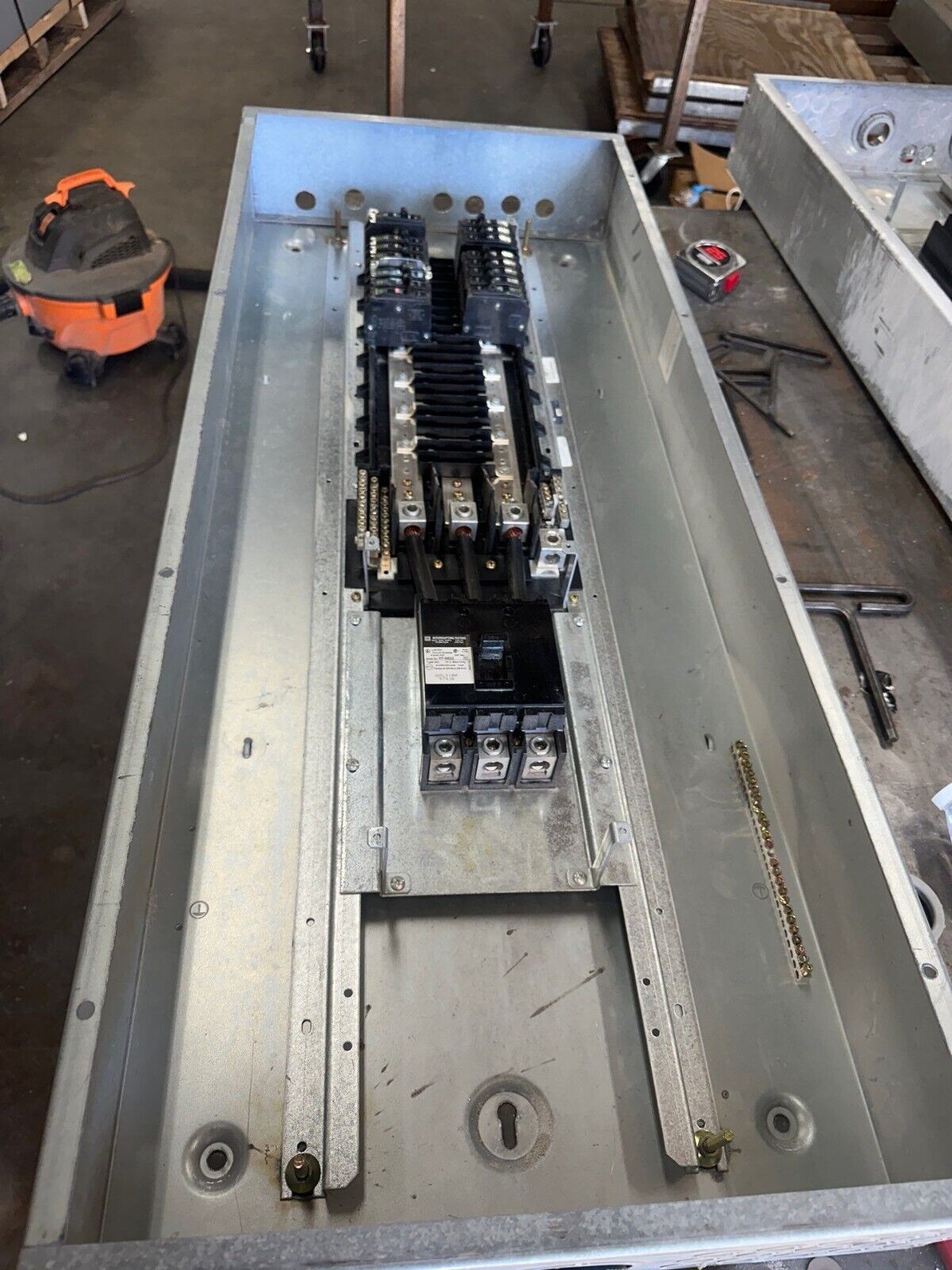 Square D NQOD442M225 Panelboard 225A 208/120V 3PH NQOD MCB Indoor Encl 42Circuit P366 Used