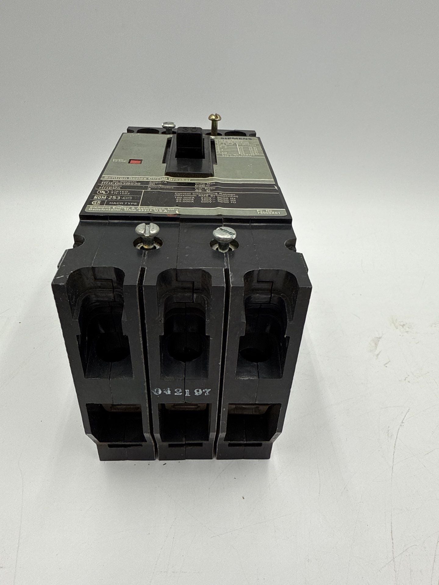 Siemens HHED63B030 Bolt On Circuit Breaker 30A 3P 600V 30 Amp 3 Pole HHED6 Used