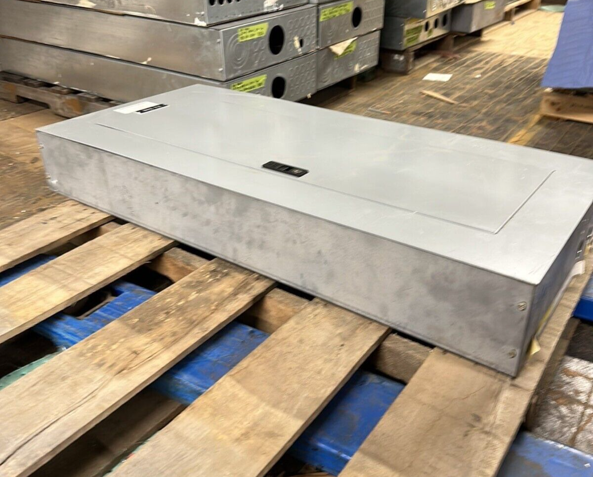 GE AQF3421ABX Panelboard 125A 208Y/120V 3PH 4W 42 CIR MCB Main THQB32100 Indoor P013 Used