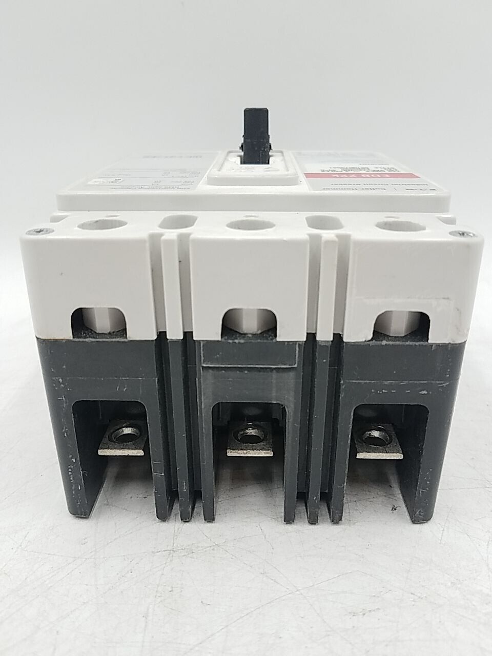 Cutler-Hammer EDB3225 Used