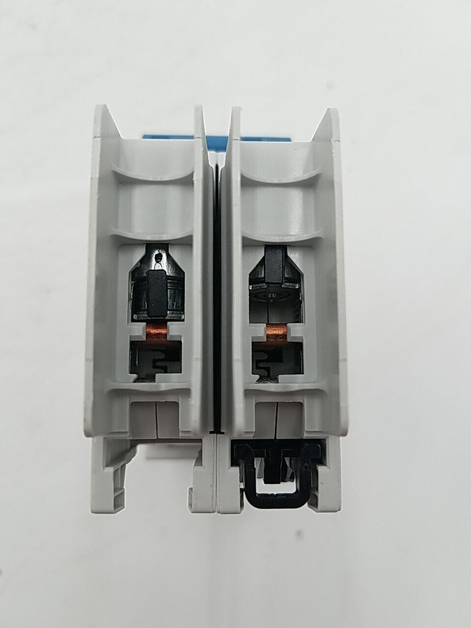 Allen-Bradley 1489-M2D030 New