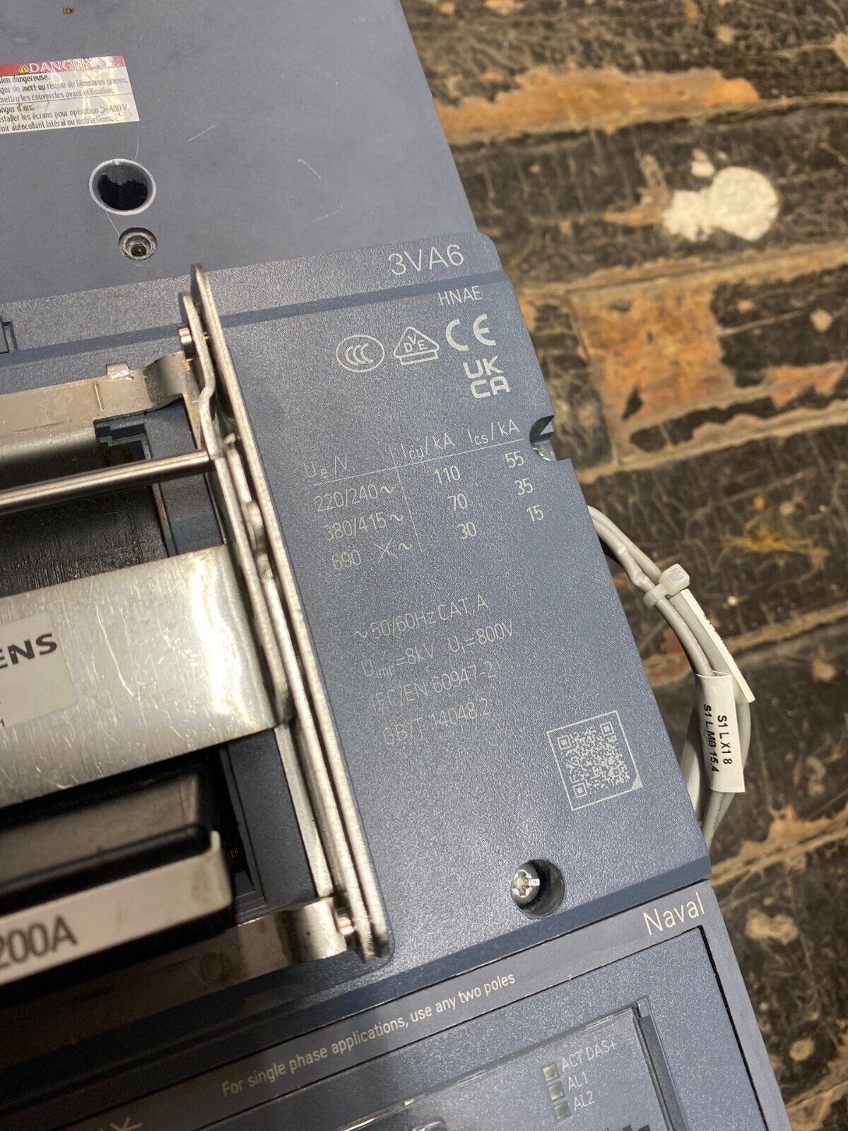 Siemens 3VA6712-6HN31-0AA0 Used