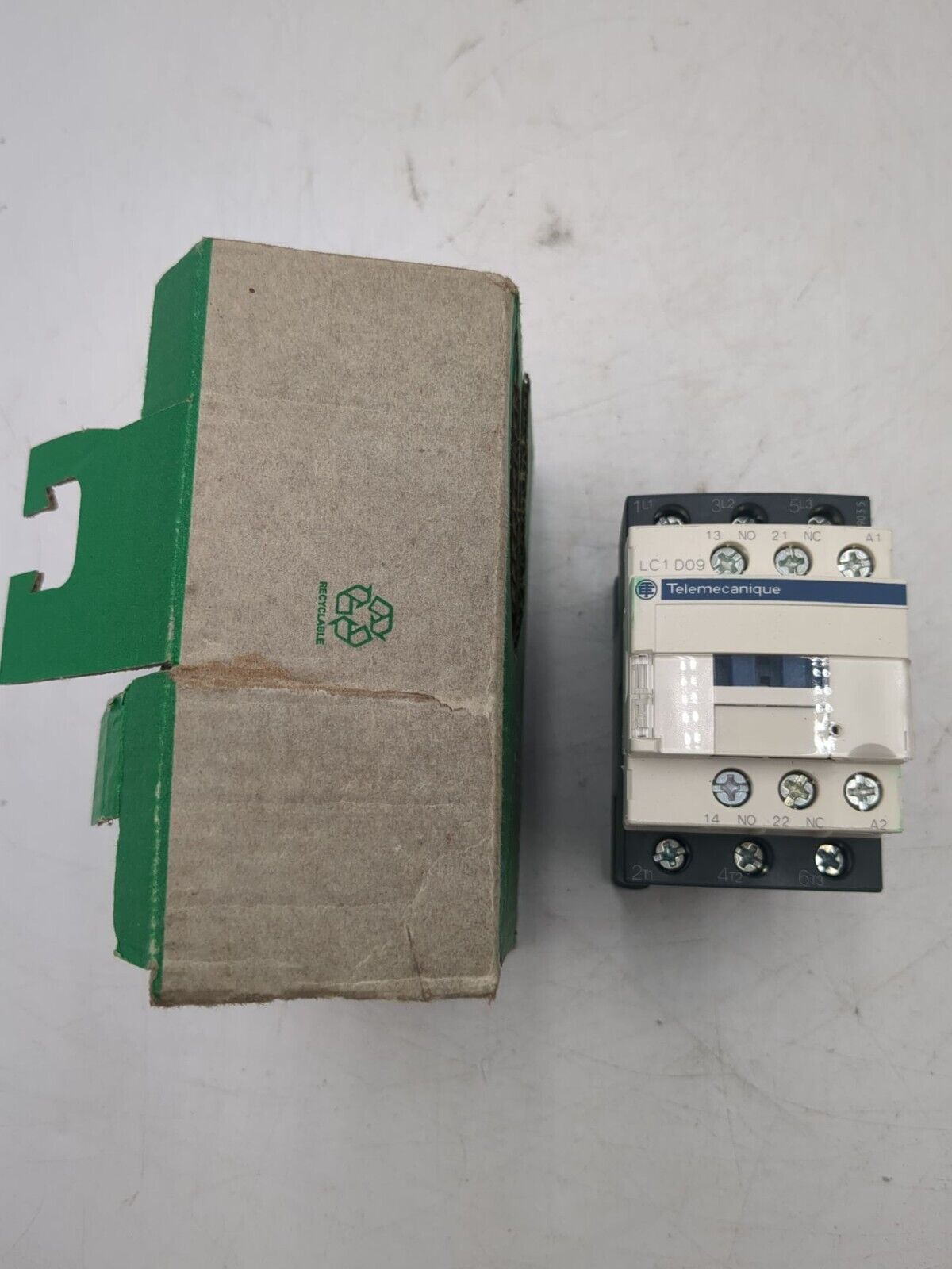 Square D LC1D09B7 New