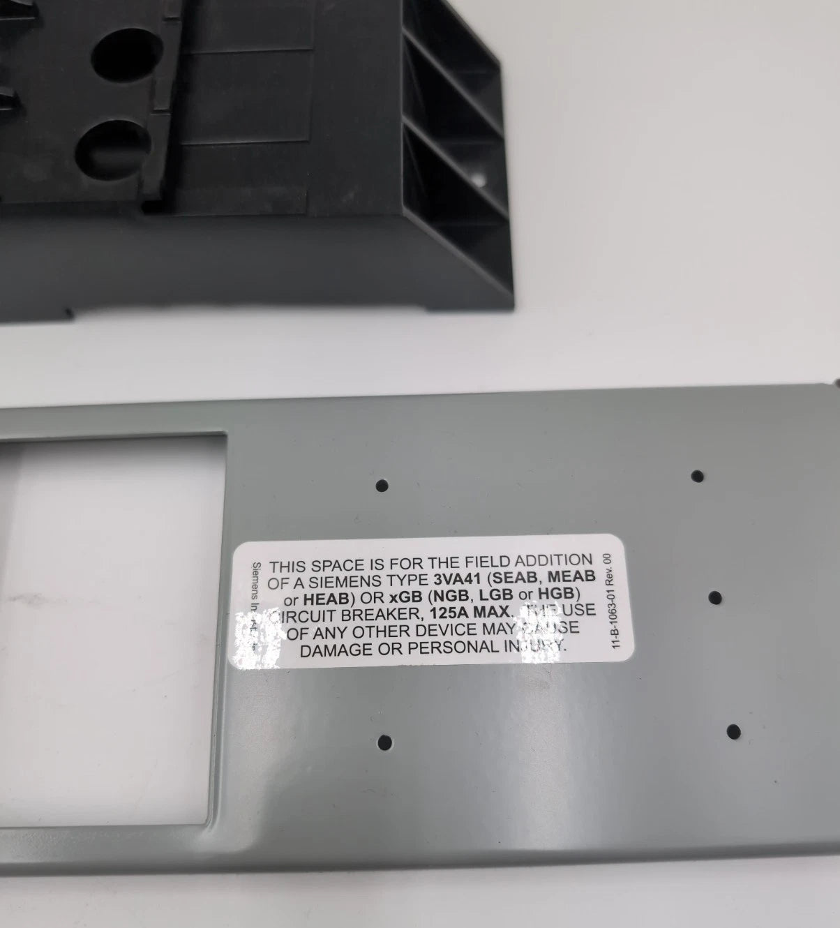 Siemens S3VA41TD Mounting Hardware Strap Kit 125A Twin for 3VA41 XGB Frame USED Used