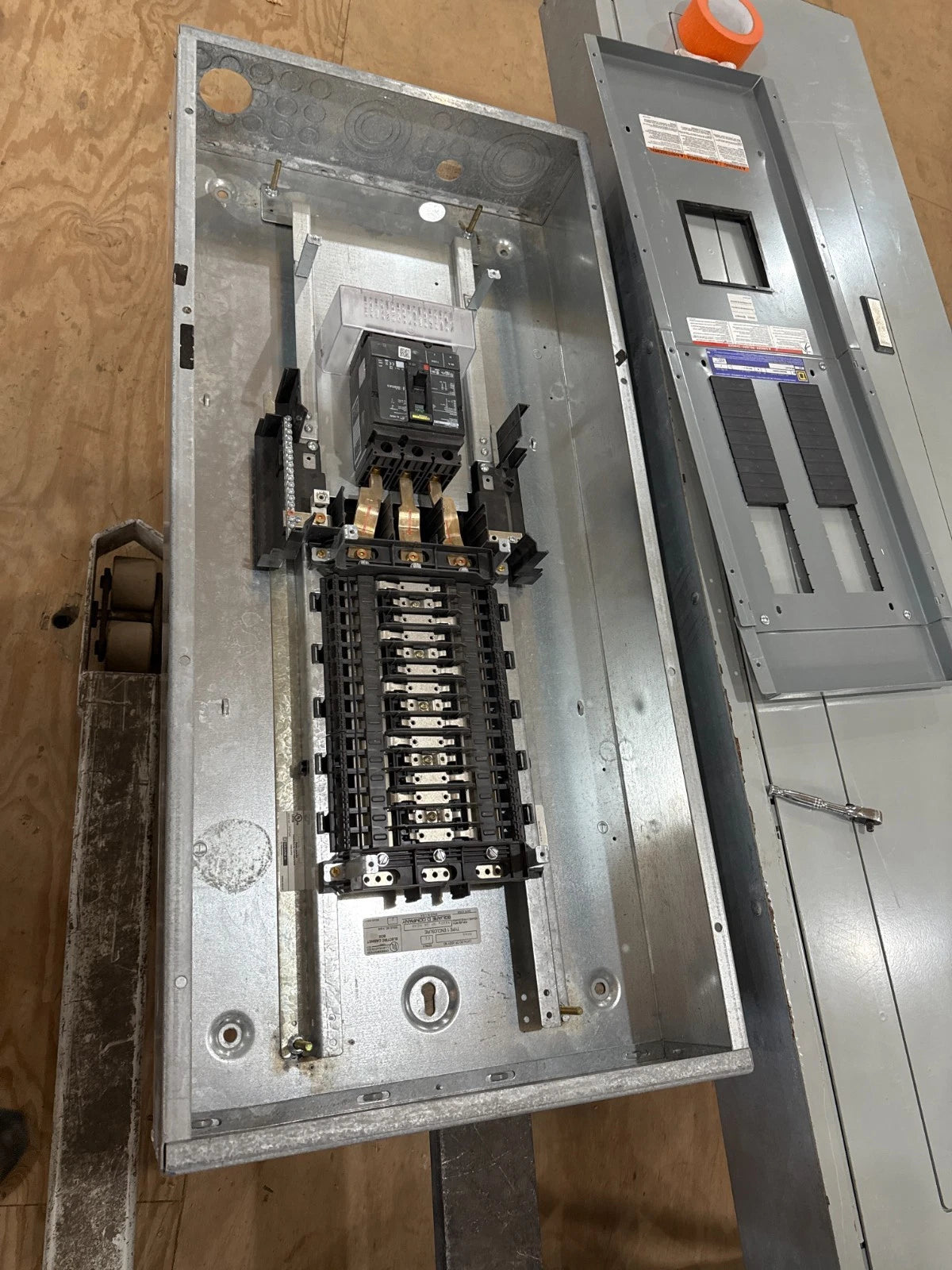 Square D NQ Panelboard 60A 208/120V 3PH 4W MCB Panel 60 Amp 30 Cir HDP36060 Used