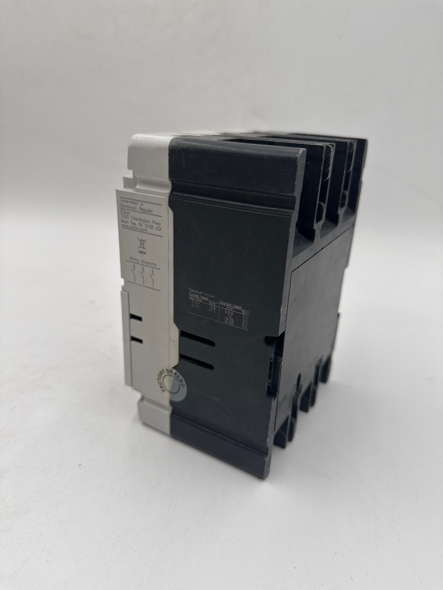 Eaton PDG23F0015TFFJ Circuit Breaker 15A 3P 600V PDG2 25kAIC 15 Amp 3 Pole New