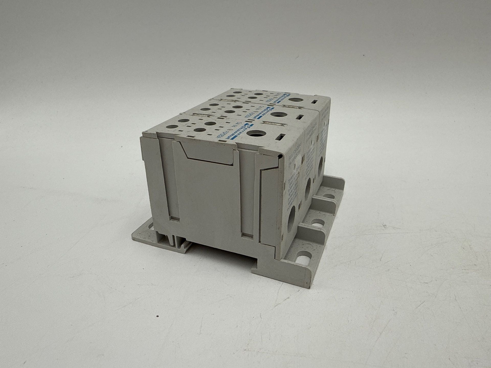 Ferraz Shawmut FSPDB2A Finger-Safe Power Distribution Block 600VAC 175A Used