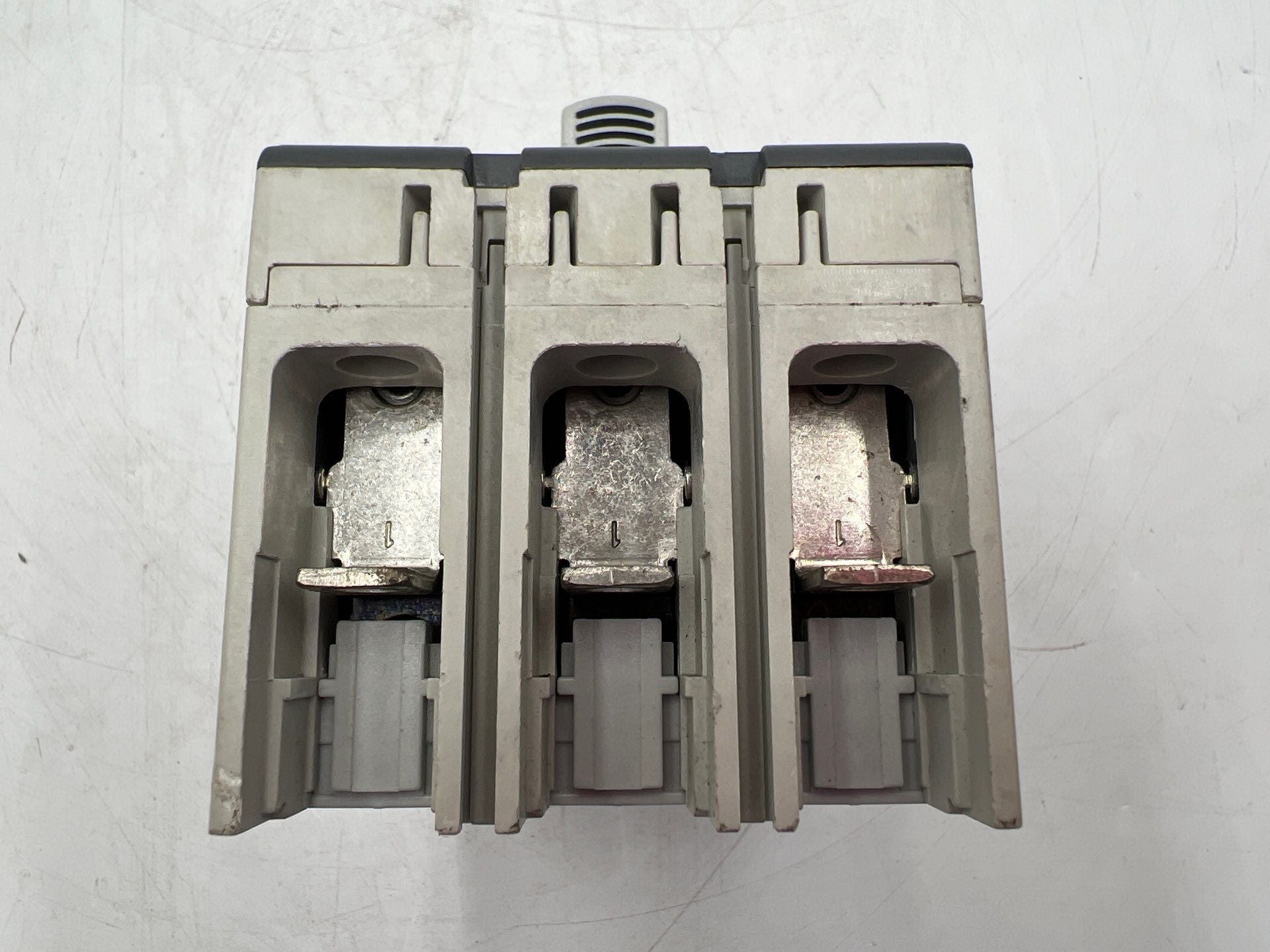 ABB XT1HU3040AFF000XXX Used