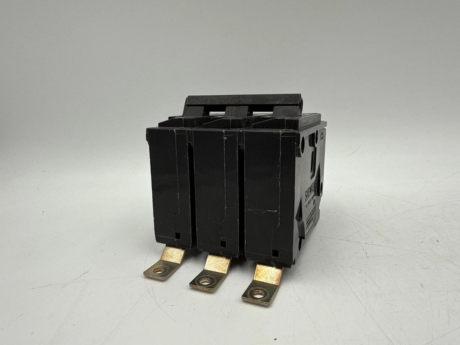 Siemens B330 Circuit Breaker 30A 3P 240V 3PH BL 30 Amp 3 Pole Bolt On Used