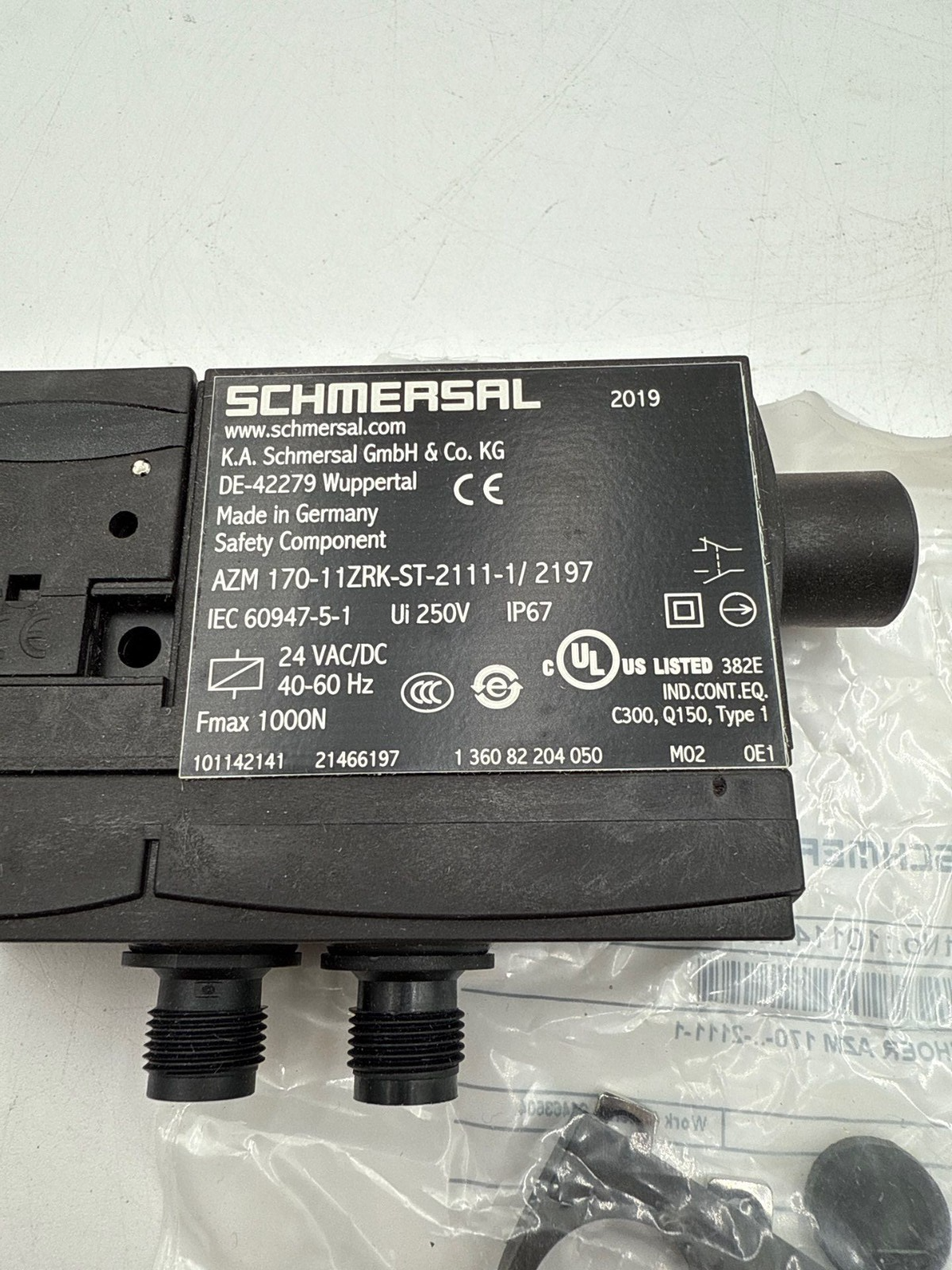 Schmersal AZM 170-11ZRK-ST-2111-1/2197 Safety Interlock Switch 24V AC/DC 40-60Hz New