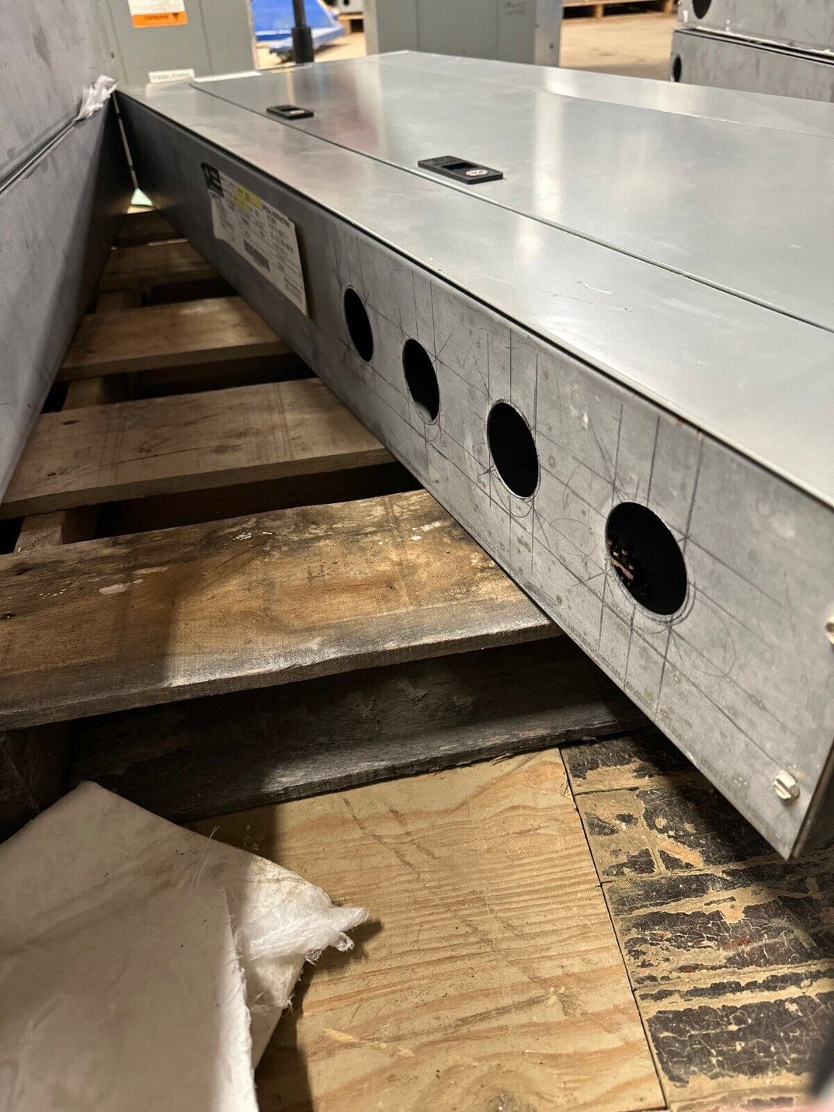 GE AQF3422MBX Panelboard 225A 208Y/120V 3PH 4W 42 Circuit Main Lug MLO 225 Amp P011 Used