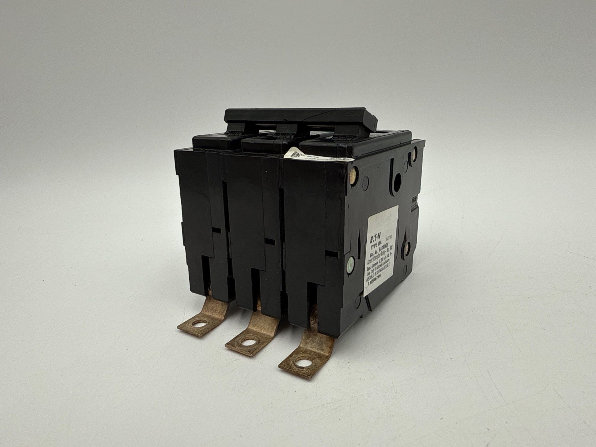 Eaton BAB3045H Circuit Breaker 45A 3P 240V BAB 45 Amp 3 Pole Bolt On 3PH BA345 Used