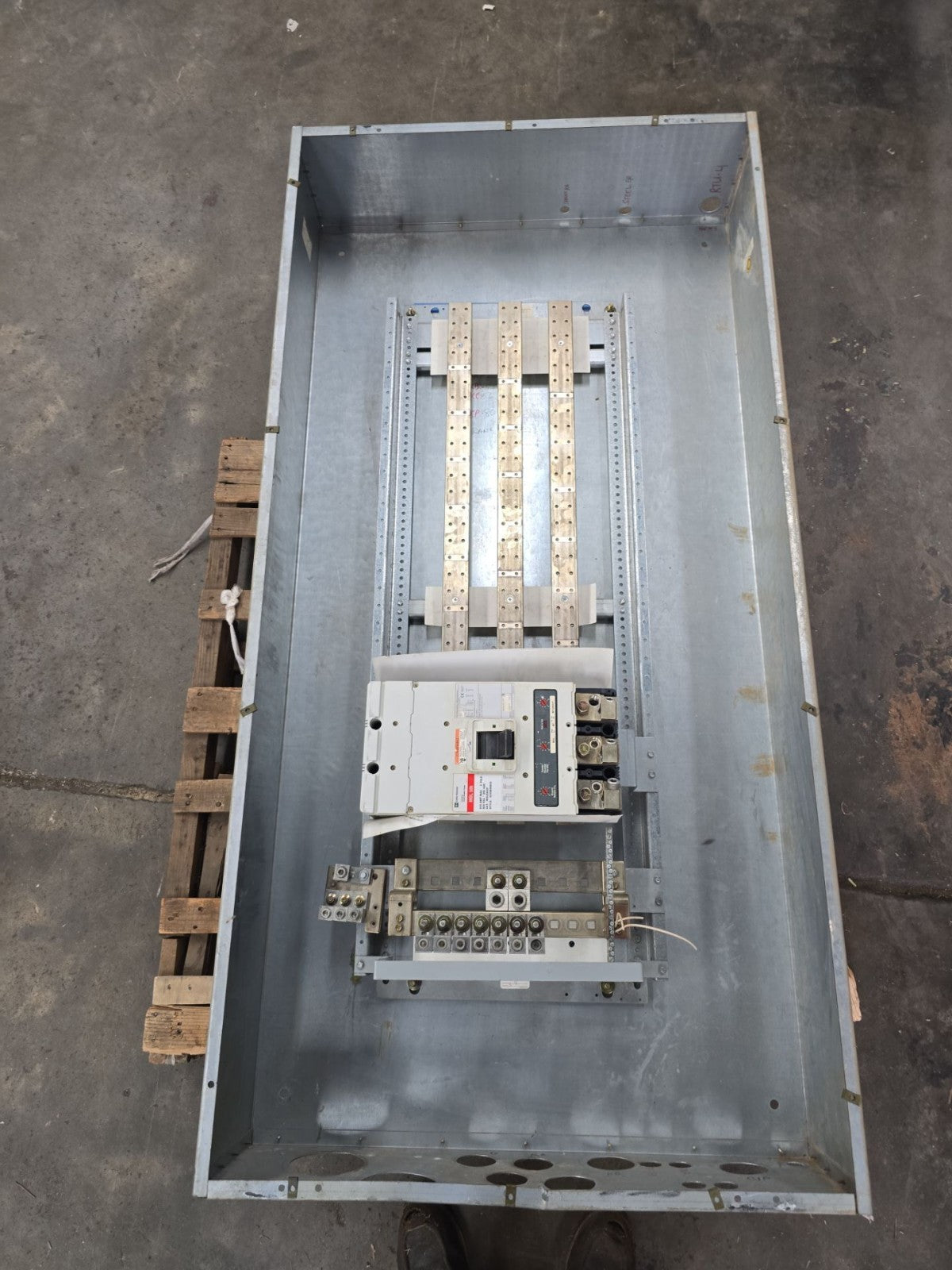 Cutler Hammer PRL4B Panelboard 800A 208/120V 3PH 4W MCB Panel 800 Amp MDL3800