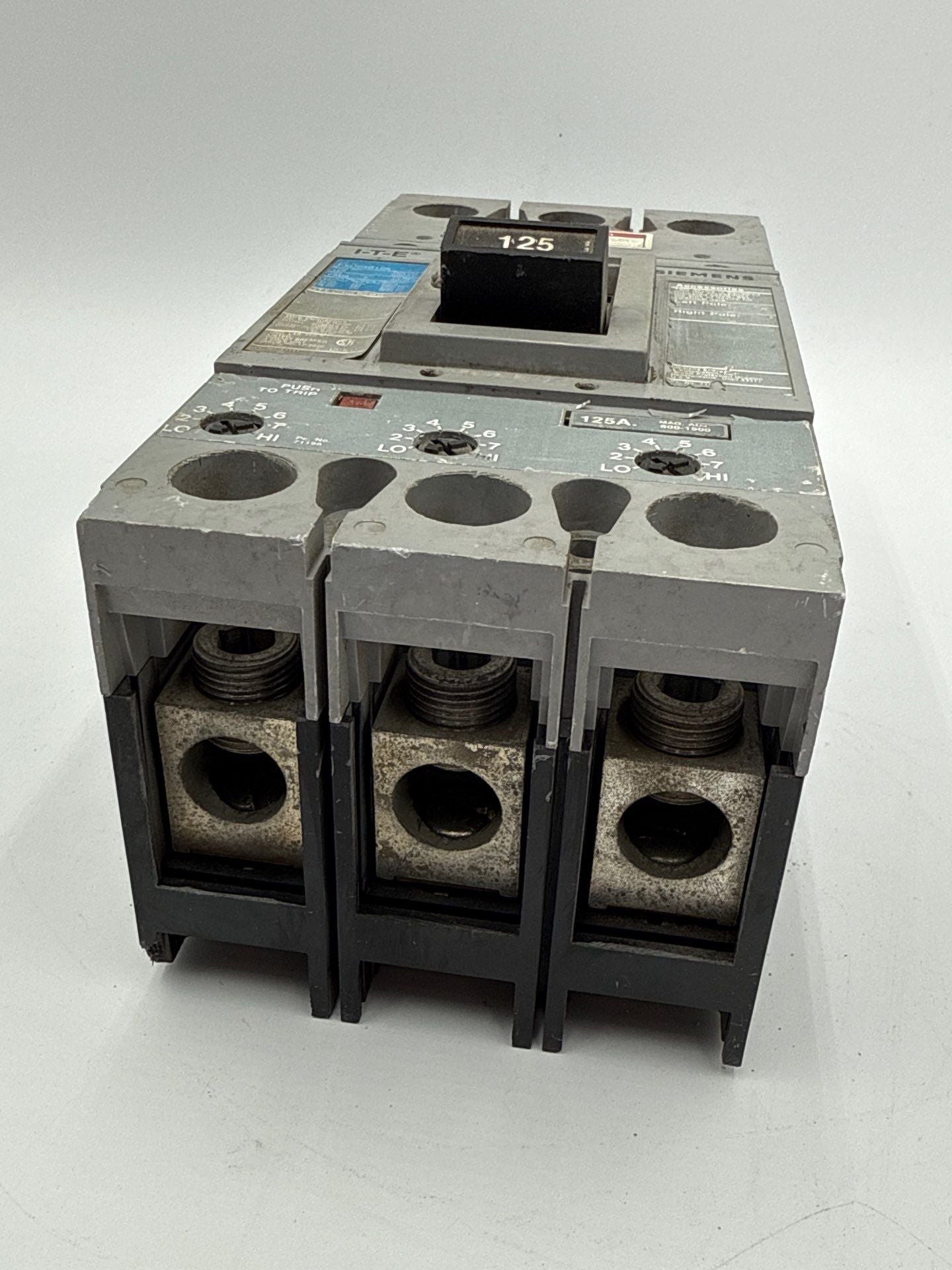 Siemens FXD63B125 Circuit Breaker 125A 3P 600V FXD6 125 Amp 3 Pole Used