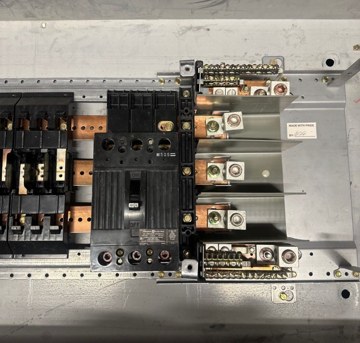 GE AQF3422ABX Panelboard 225A 208Y/120V 3PH 4W Indoor Encl 42 Circuit MCB AB55B P007 Used