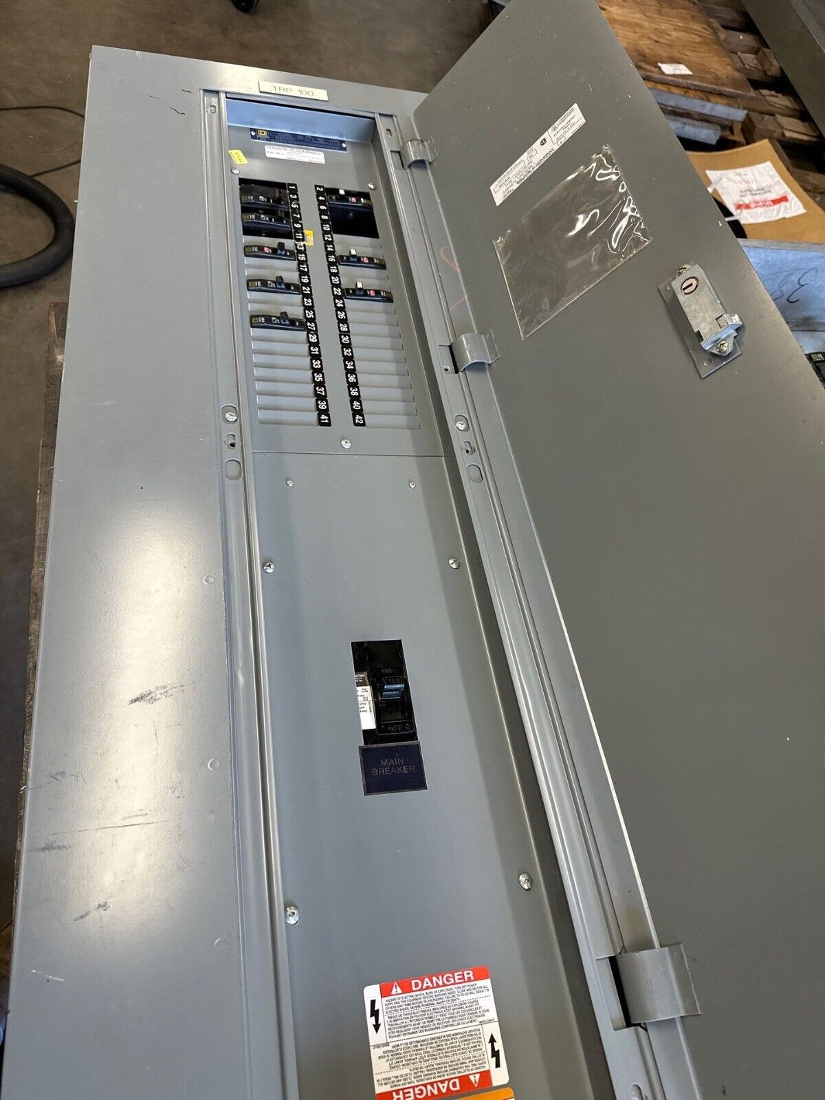 Square D NQOD442M225 Panelboard 225A 208/120V 3PH MCB Indoor Encl 42 Cir 225 Amp P358 Used