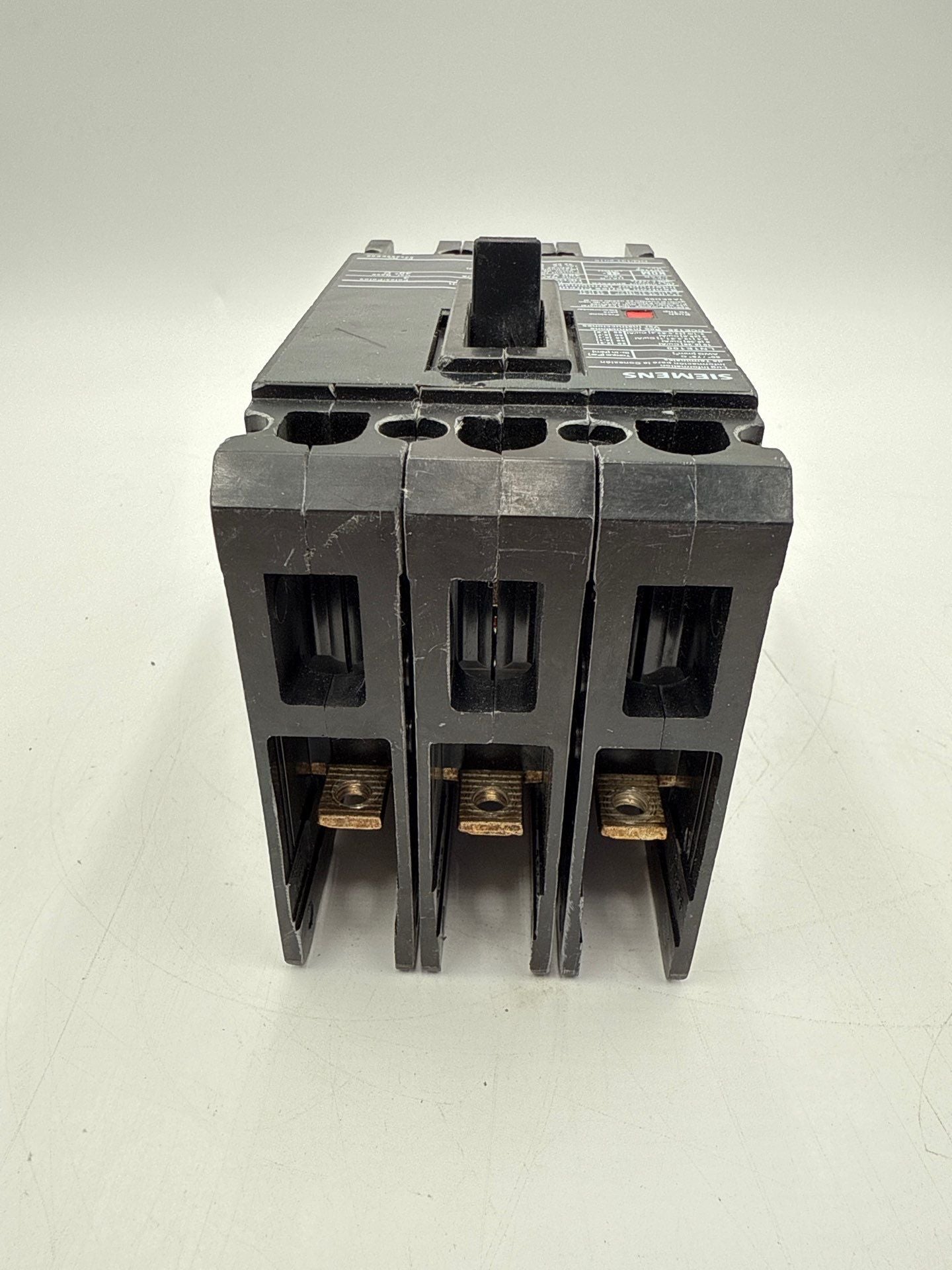 Siemens HED43B030 Circuit Breaker 30A 3P 480V 3PH 30 Amp 3 Pole HED4 Bolt On Used