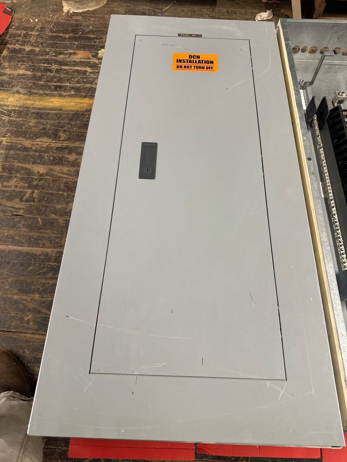 Siemens S1C42ML250ABS S1 Panelboard 250A 208/120V 3PH 4W Indoor Encl 42 Cir MLO P068 Used