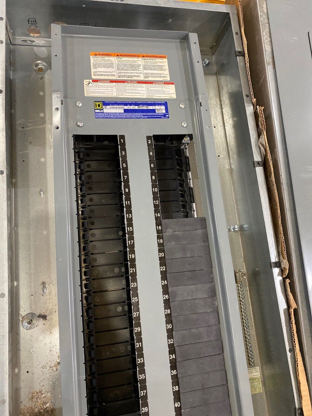Square D NF Panelboard 125A 480Y/277V 3PH 4W 42 Cir Indoor Encl MLO 125 Amp MH38 P645 Used