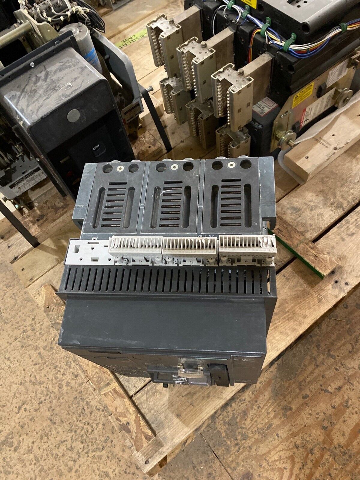 Siemens 3WL1120-2AA31-5FF4-Z Used