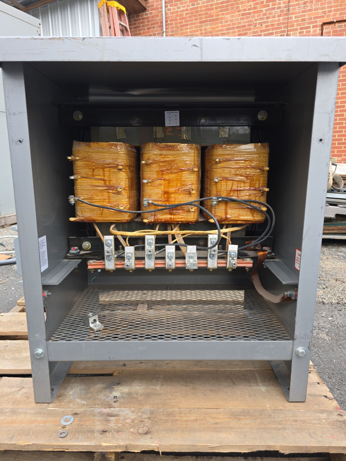 30KVA Dongan 73-6230SH Transformer Pri 480V Sec 240V 3PH 3R Encl Outdoor Used