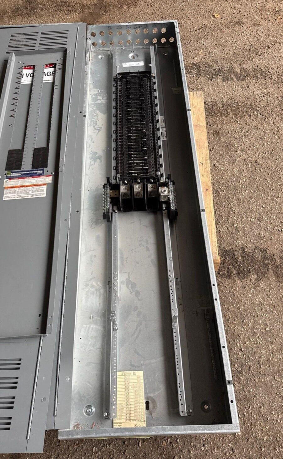 Square D NQ Panelboard 300A 208Y/120V 3PH 4W 72 Circuit Indoor Encl MLO MH80BE P630 Used