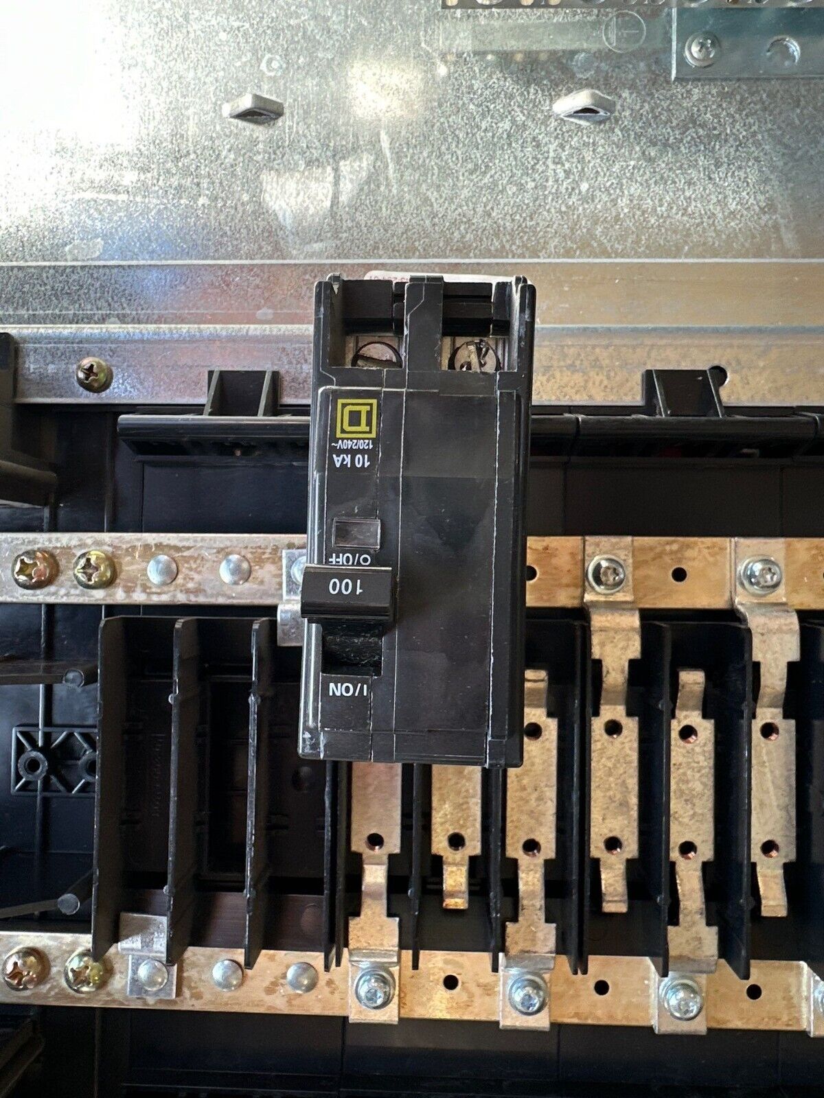 Square D NQOD20M100CU Panelboard 100A 240V 1PH 3W Indoor Encl 20 Circuit MCB P528 Used