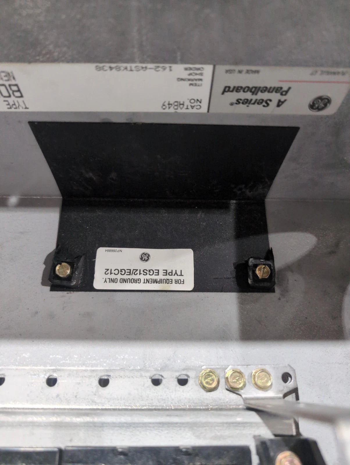 GE AQF3422MB Panelboard 225A 208/120V 3PH 4W 42 Cir MLO Panel 225 Amp AB49B Used