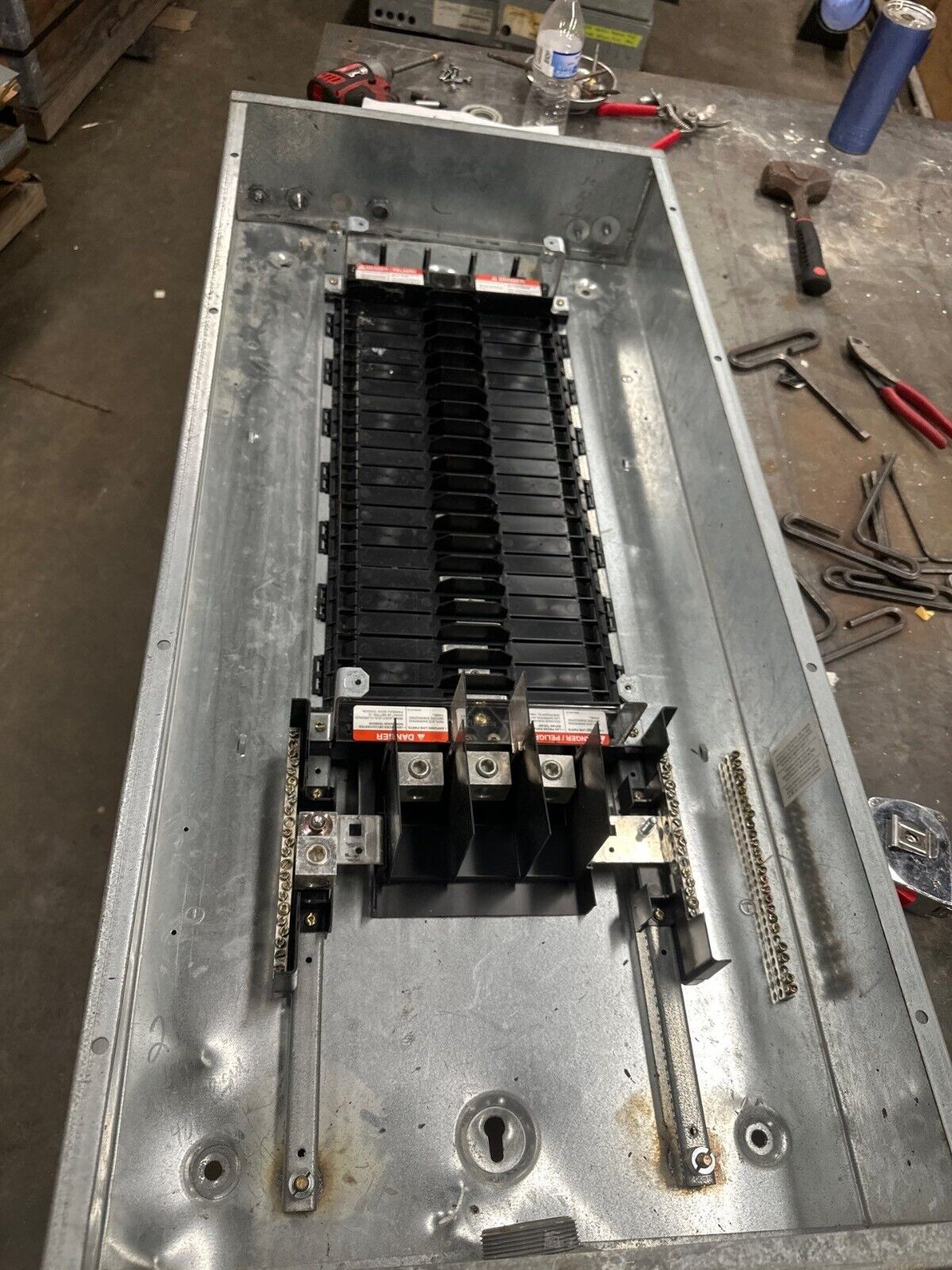 Square D NF Panelboard 250A 600V 3PH 4W MLO 42 Cir Main Lug Indoor 250Amp NEMA 1 P370 Used