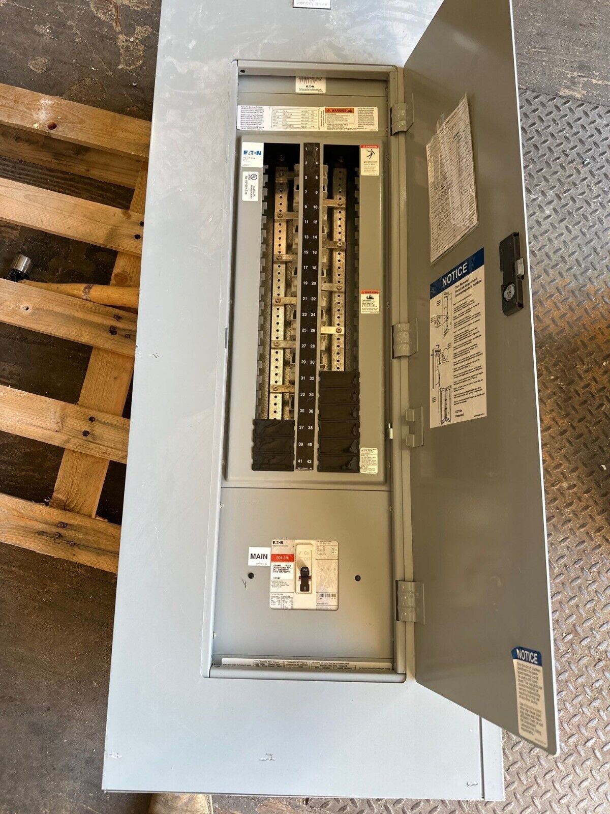 Eaton PRL1A Pow-R-Line Panelboard 150A 208Y/120V 3PH 4W Indoor Encl 42 Cir MCB P530 Used