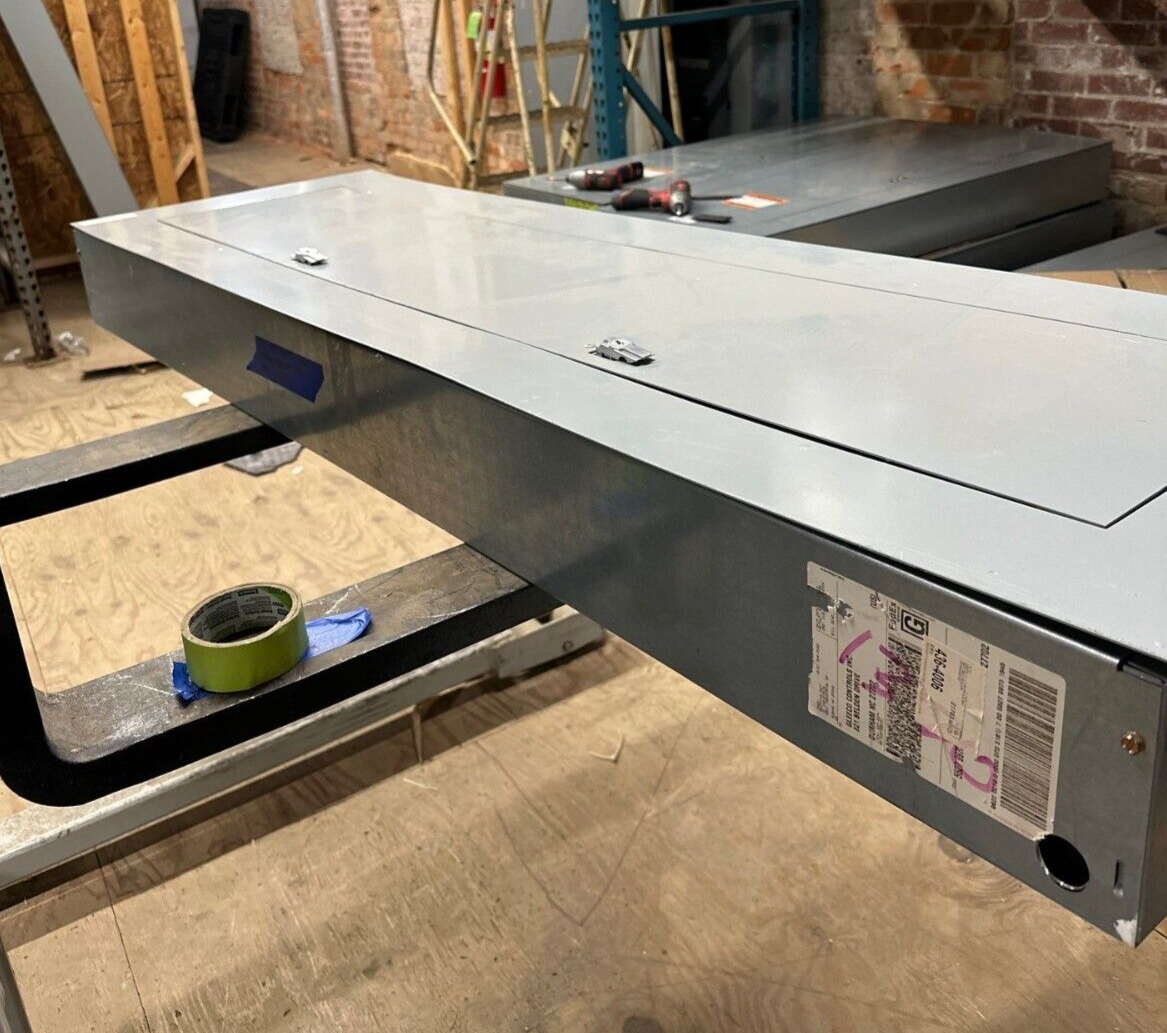 GE ADF3424MB Panelboard 400A 480Y/277V 3PH 4W 42 Cir Main Lug MLO Indoor Encl P120 Used