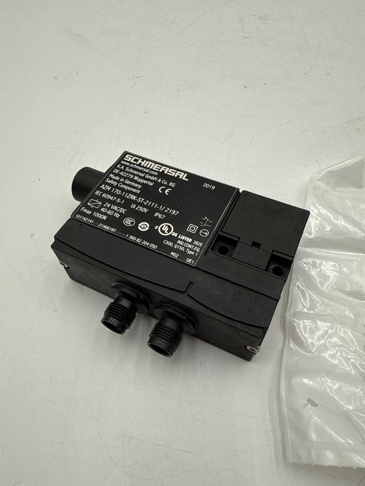 Schmersal AZM 170-11ZRK-ST-2111-1/2197 Safety Interlock Switch 24V AC/DC 40-60Hz New