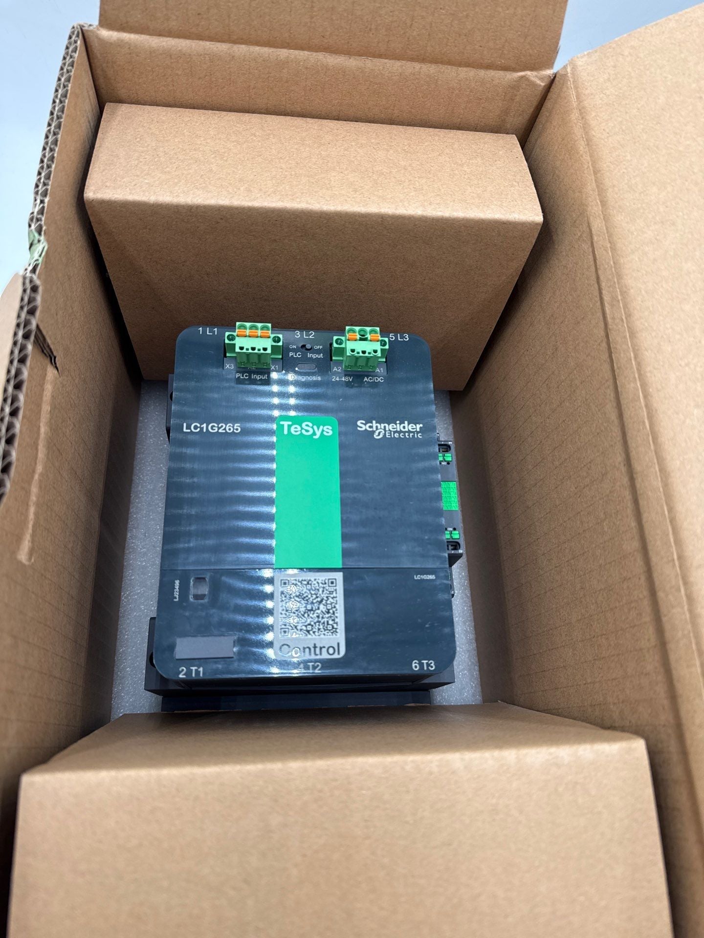 Schneider LC1G265BEEA Contactor 265A 3P 440V Coil 24-48V AC/DC TeSys Control New