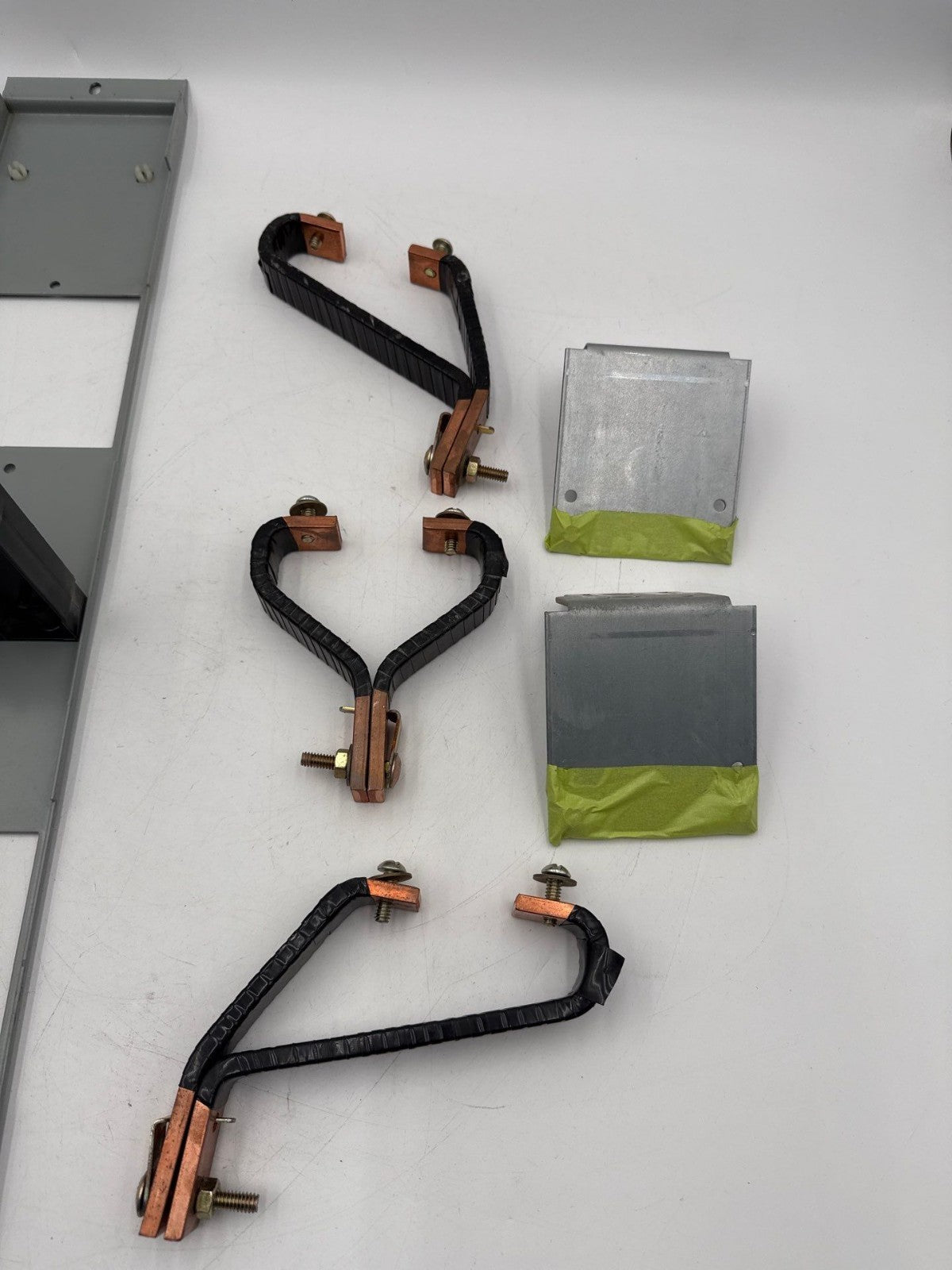 GE SFD1K Mounting Hardware Twin SFD1K SFHA SFLA SFDA 250A Max Cover 27" Used