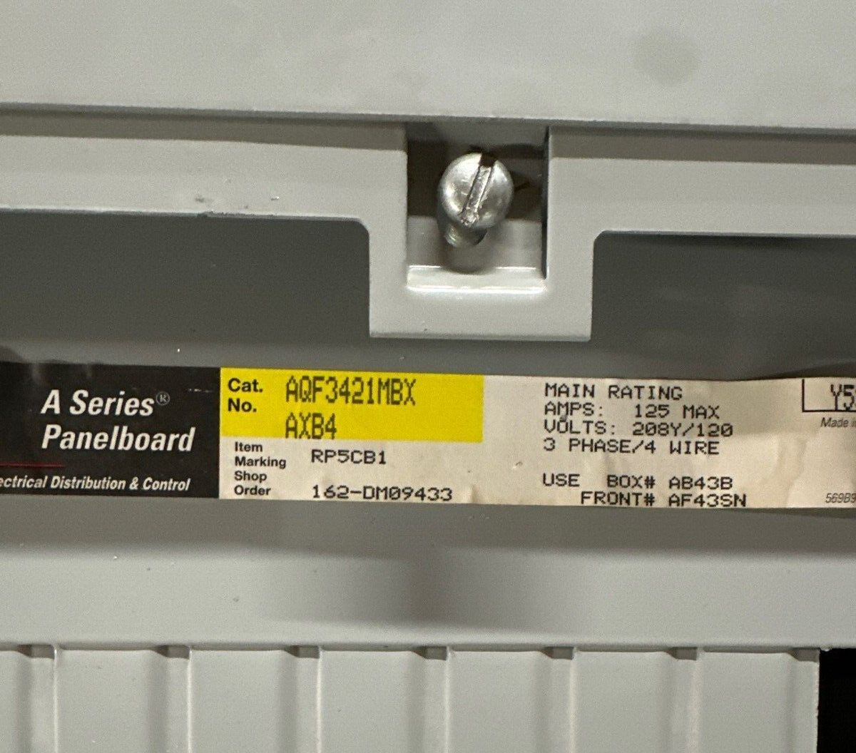 GE AQF3421MBX Panelboard 125A 208Y/120V 3PH 4W 42 CIR Indoor Encl MLO Main Lug P077 Used
