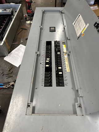 GE PANEL AQF3424CT 400AMP 208/120V 3 PHASE MCB TJD432250 42 CIR NEMA 1 P388 Used