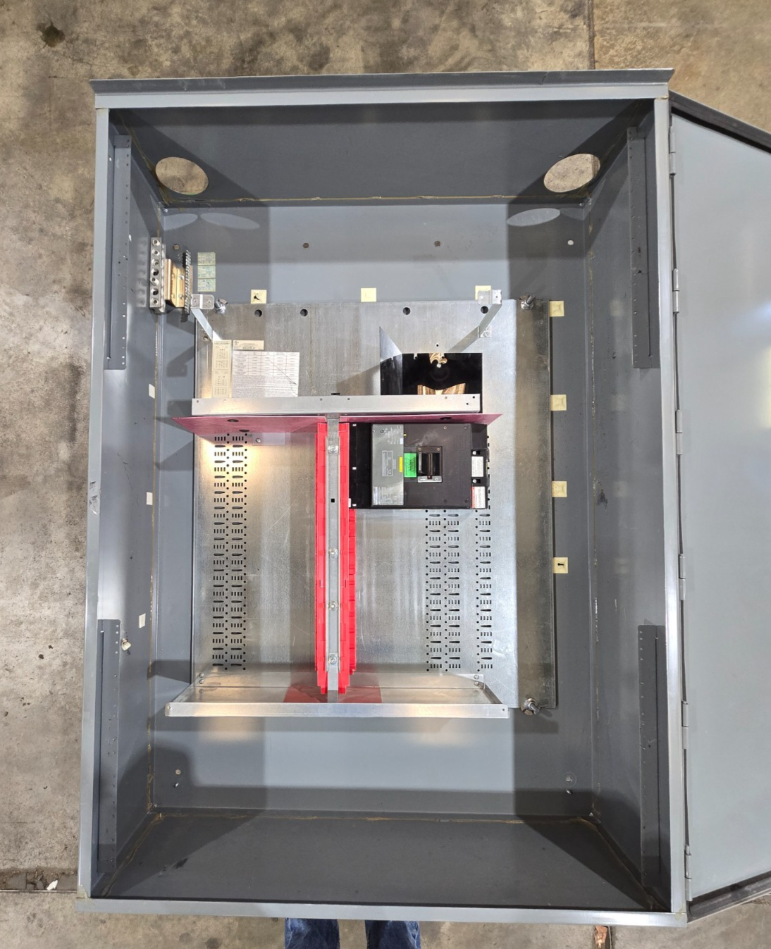 Square D HCP I-Line Panelboard 400A 480V 3PH 3W MCB Main LI36400 3R Encl 30 Cir Used