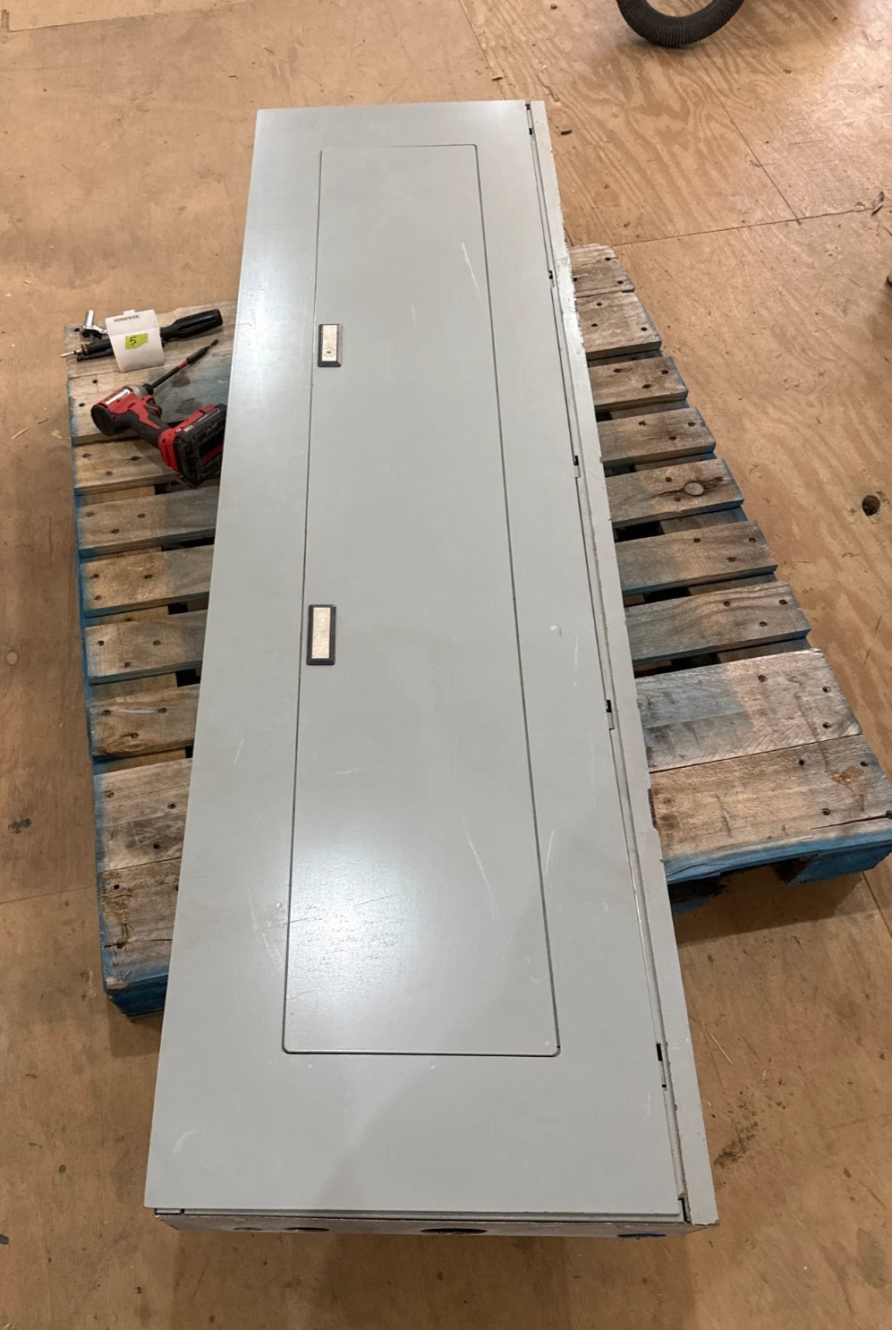 Eaton PRL1A Pow-R-Line Panelboard 400A 208/120V 3PH 4W MLO Panel 400 Amp 42 Cir Used