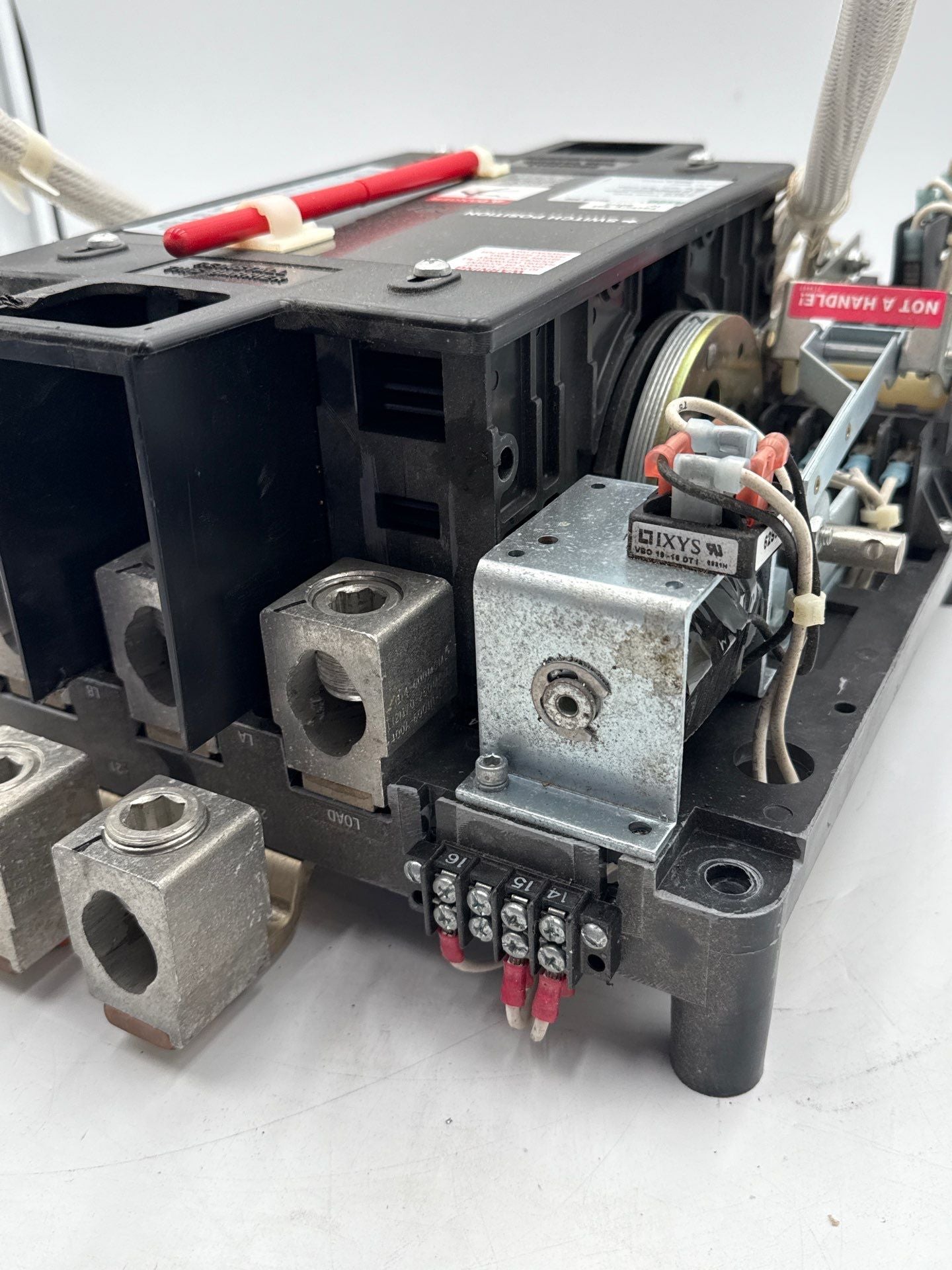 ASCO Series 300 Automatic Transfer Switch 400A 480V 50-60Hz E00300030400N1XC Used