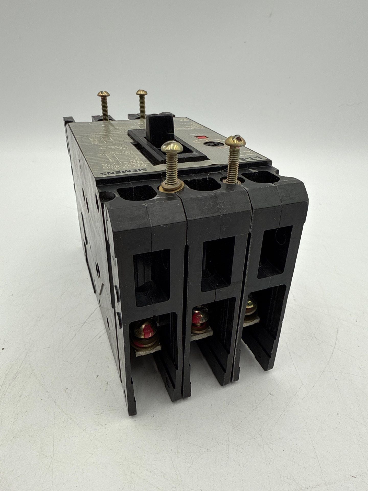 Siemens ED63A050 Circuit Breaker 50A 3P 600V 3PH ED6 3 Pole 50 Amp Gray New