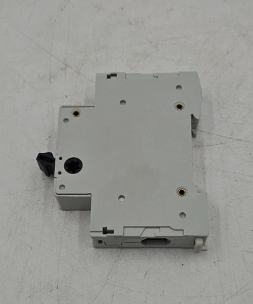 Merlin Gerin Multi9 15090 Circuit Breaker 100A 1P 250V DIN Rail 100 Amp 1 Pole Used